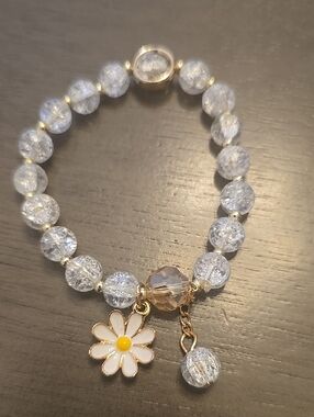 Daisy Charm White Crystal Bead Stretch Bracelet -